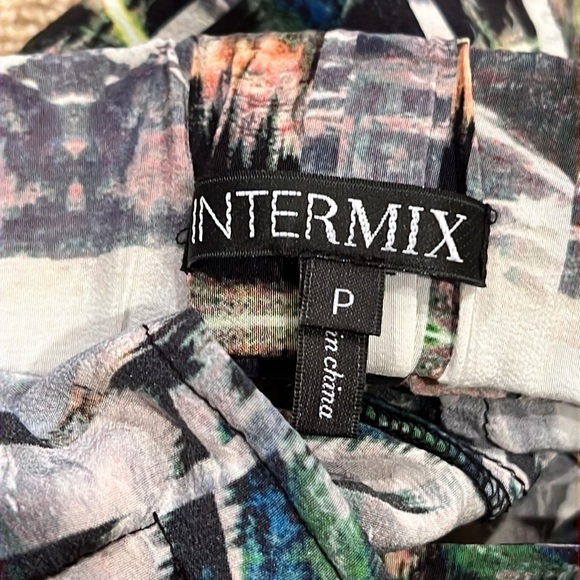 Intermix shorts - Picture 5 of 6
